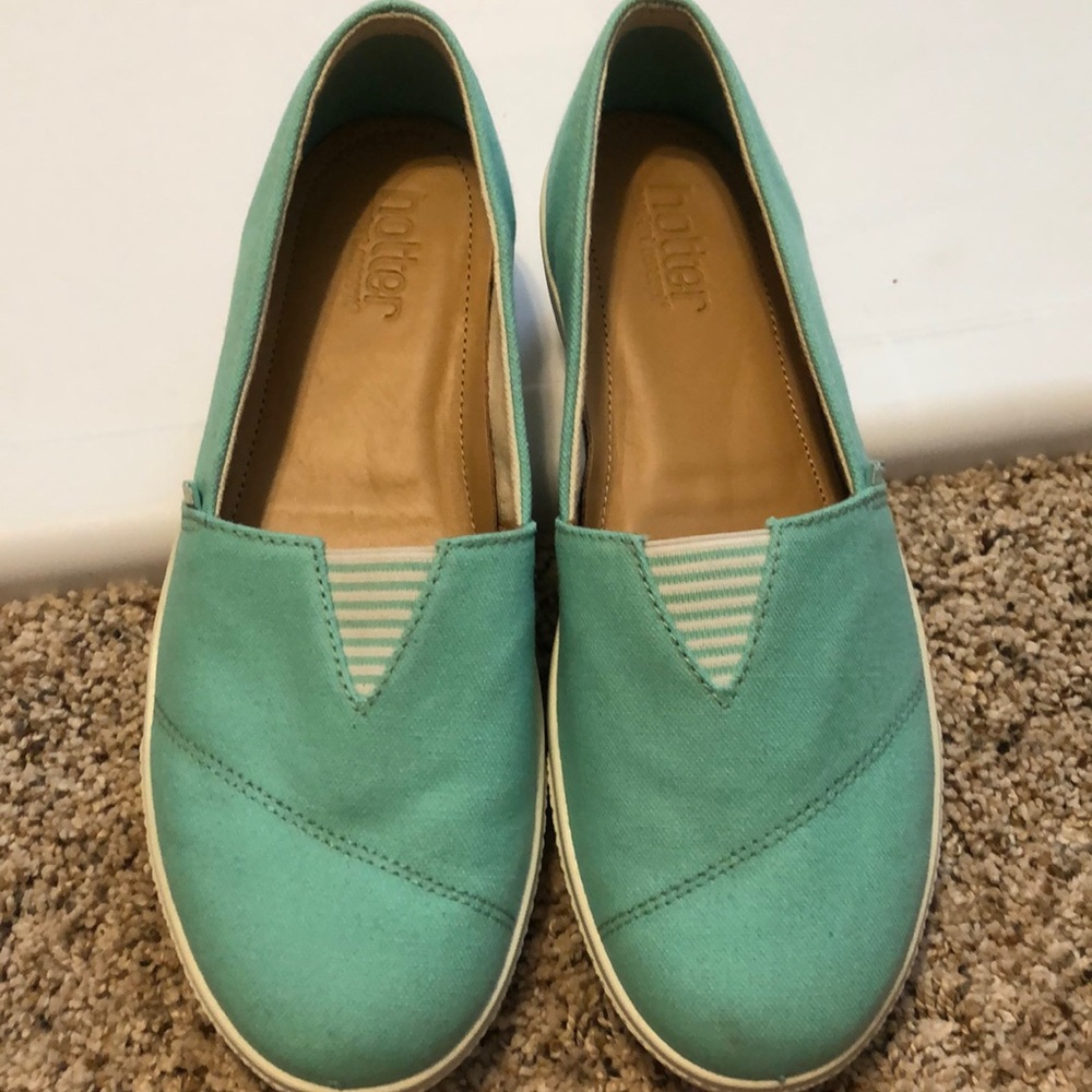MAKE ME AN OFFER!!! Hotter Slip-ons